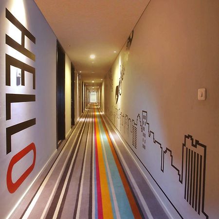 Cabin Hotel Jakarta Exteriör bild