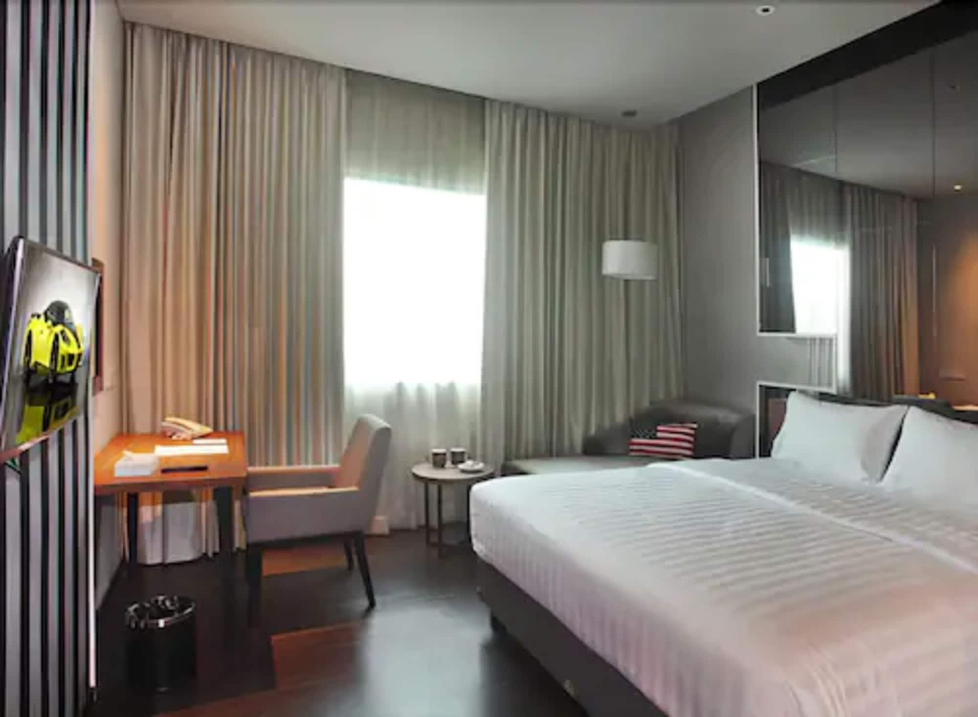 Cabin Hotel Jakarta Exteriör bild