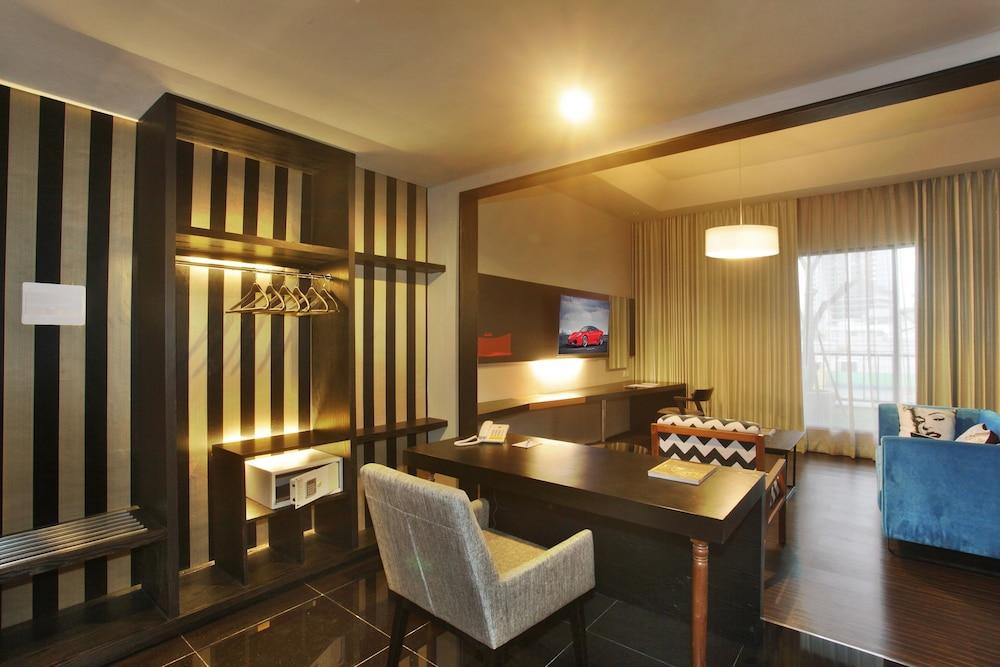 Cabin Hotel Jakarta Exteriör bild